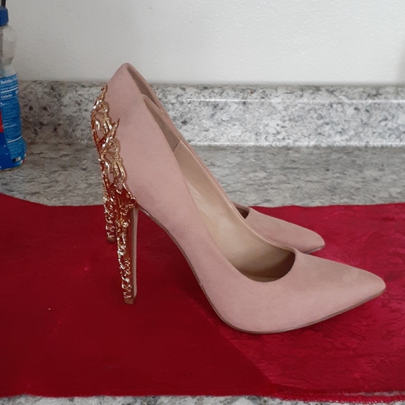 Heels - Picture 3 of 5